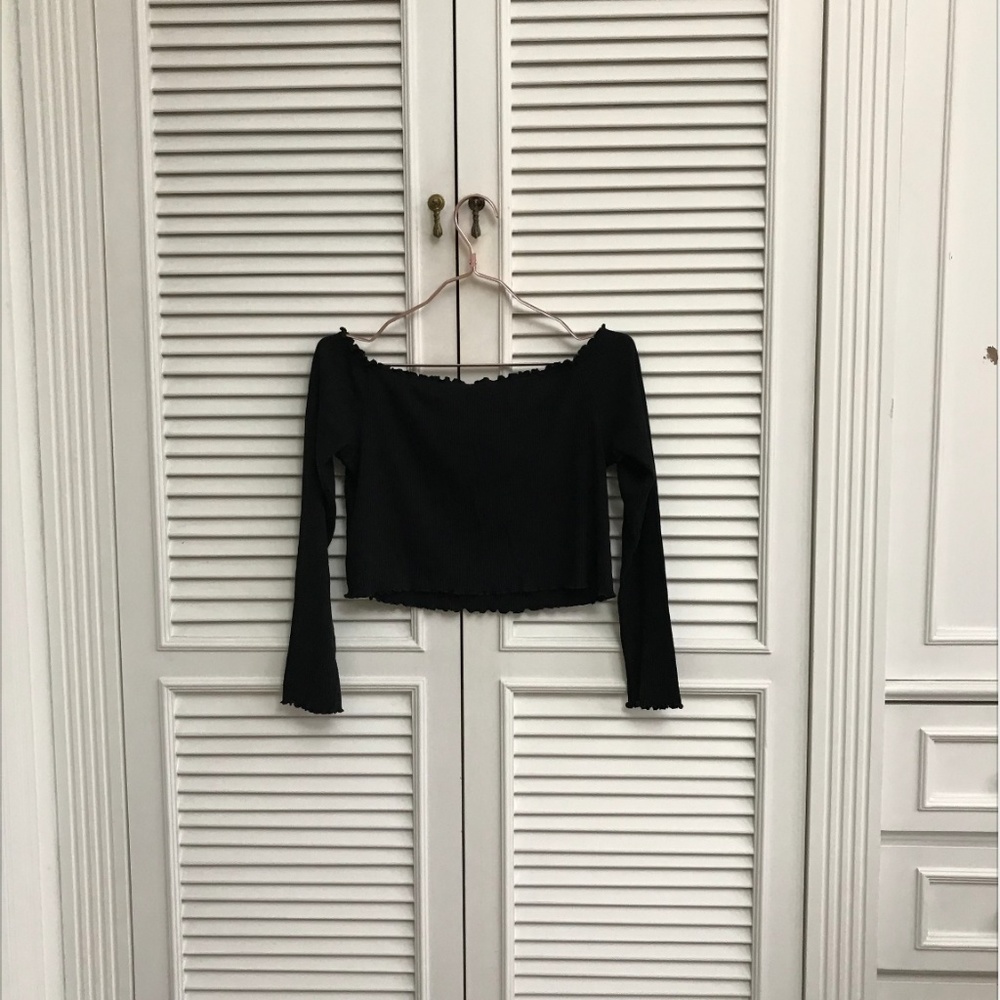 H&M Black Off-the-shoulder Lettuce Edges Top